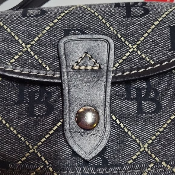 Dooney & Bourke Flap Wristlet Signature Fabric 7 Leather Black Grey Silver NWT - Picture 8 of 14
